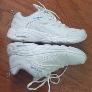 White chunky tennis shoes